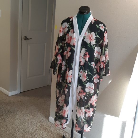 Black Floral Kimono/cardigan - Picture 4 of 4